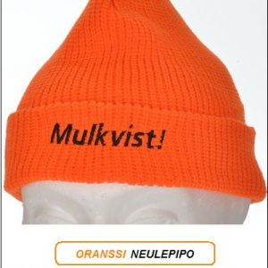 Direktiivi pipo, Oranssi neulepipo - Akryyli, "Mulkvist!" brodeeraus